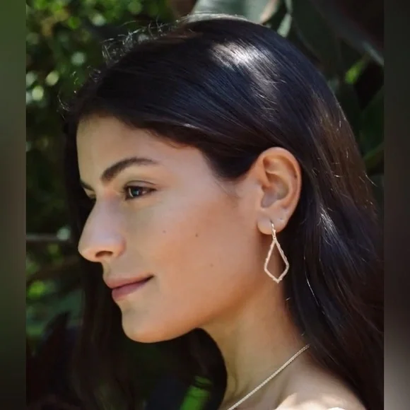 Kendra Scott Sophia Drop Earrings in Silver Dangles - Picture 3 of 5